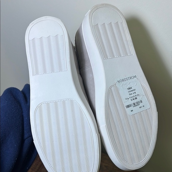 Steve Madden Wedge Gray Suede Slip-On Sneakers, Size 8 - Picture 6 of 7